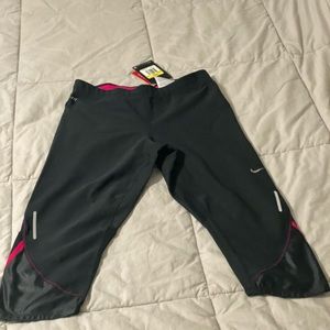 Size small, Nike DRI-FIT cropped workout pants.